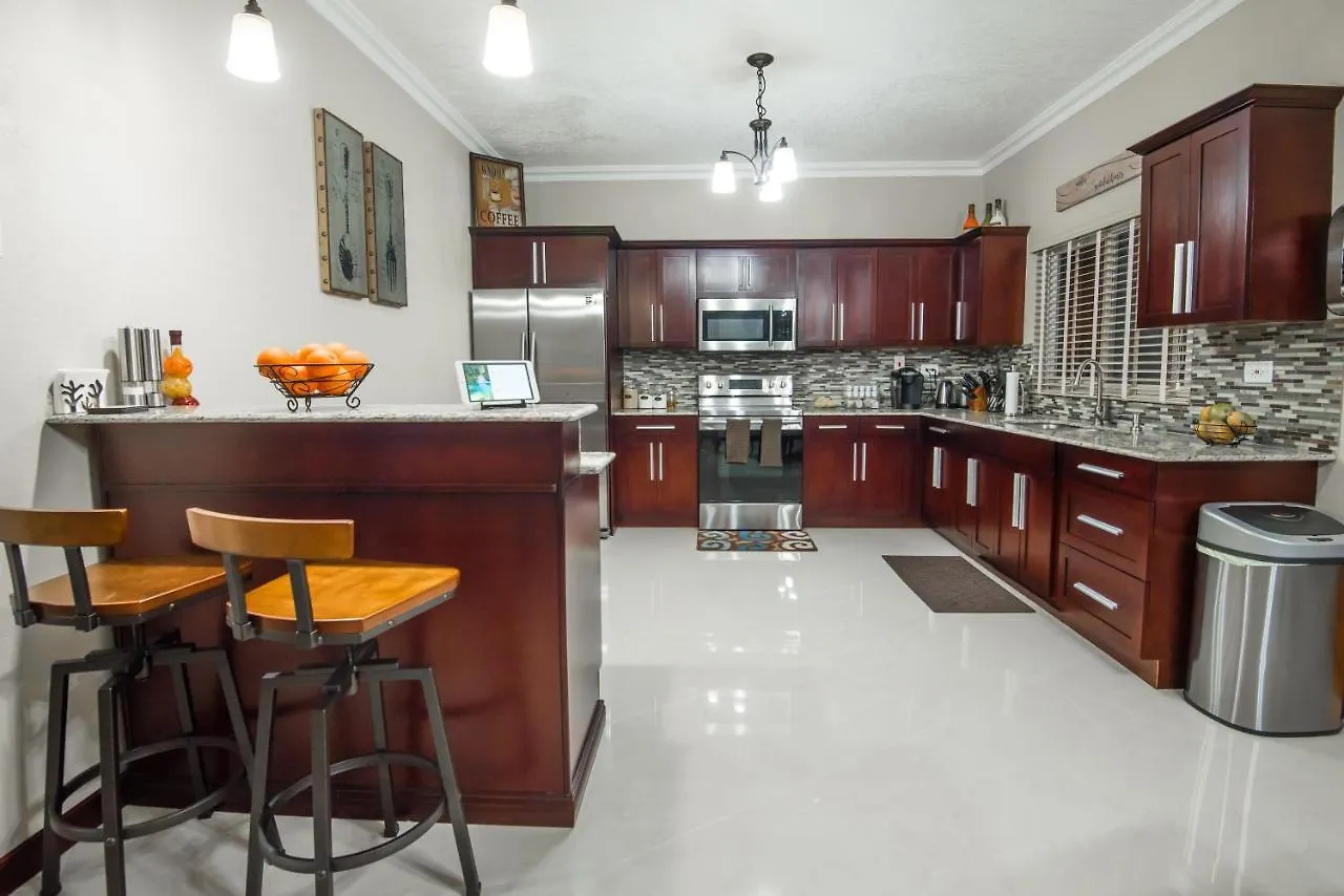 Appartement Luxury City View Rental In Kingston Jamaica